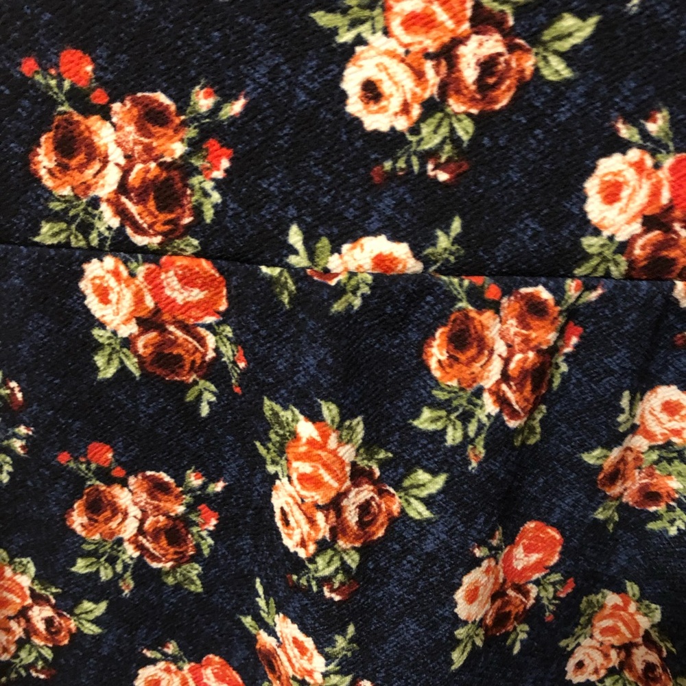 LuLaRoe Large Floral Cassie NWOT